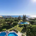 Large apartment in Playas del Duque