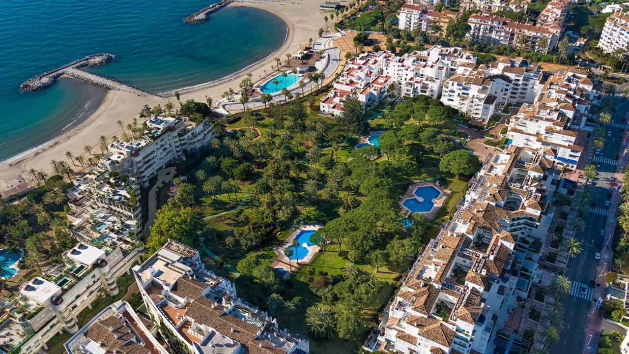 Large In Playas Del Duque Marbella
